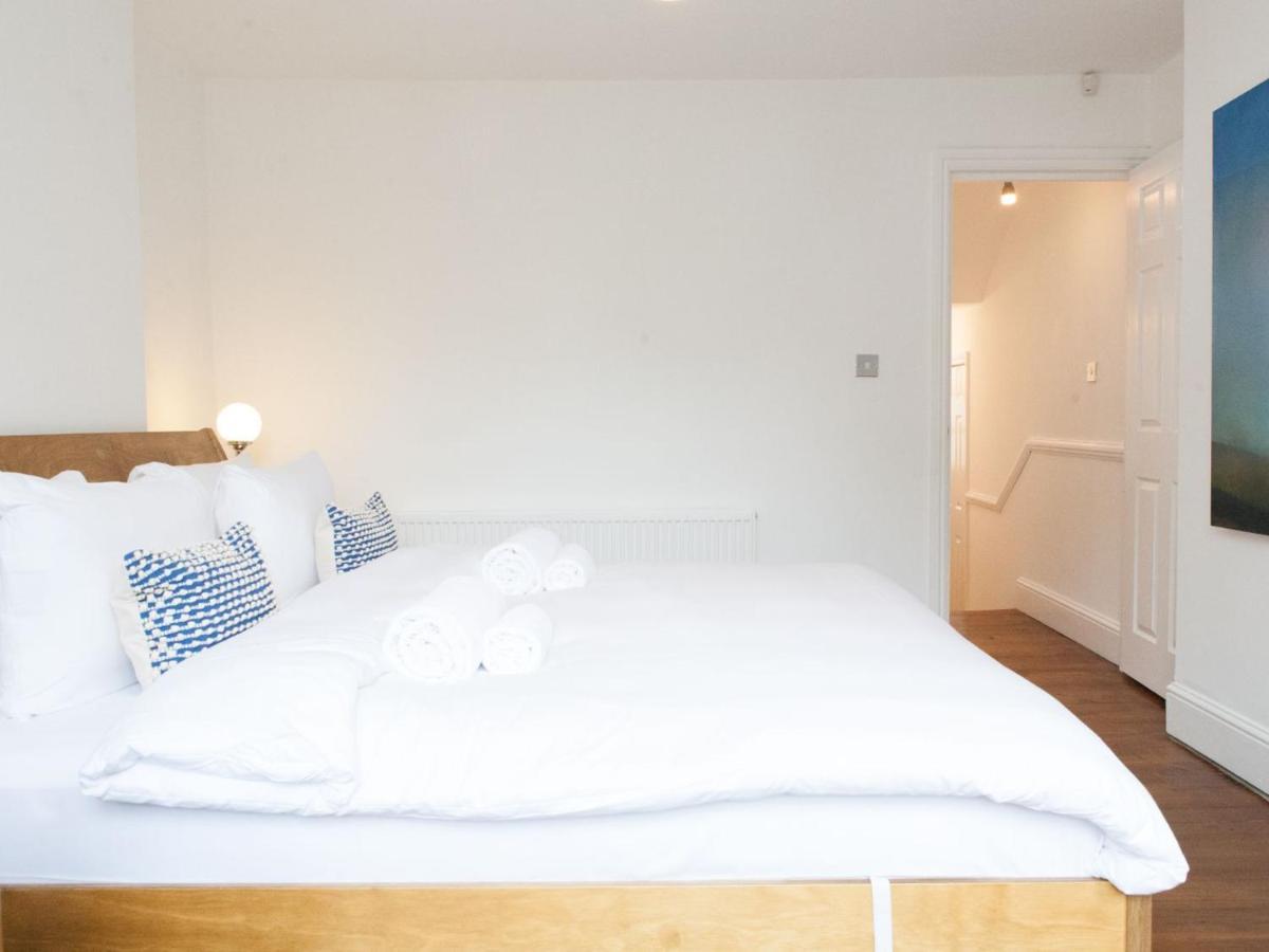 Pass The Keys Garden Apartment In Stockwell London Exterior foto