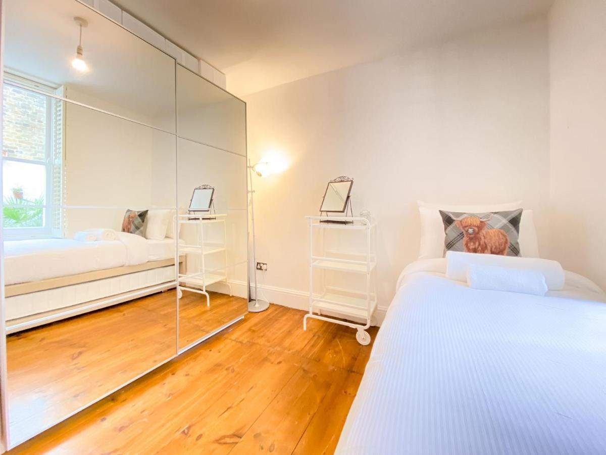 Pass The Keys Garden Apartment In Stockwell London Exterior foto