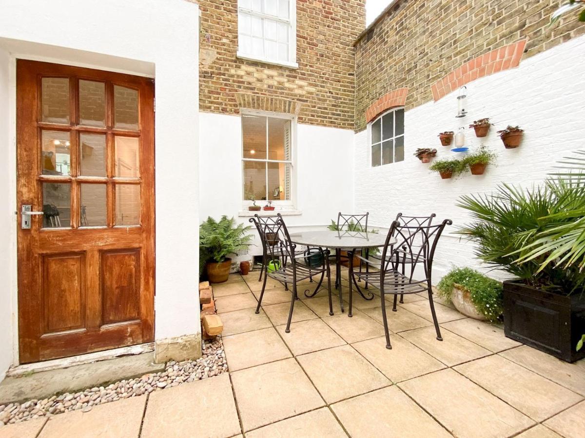 Pass The Keys Garden Apartment In Stockwell London Exterior foto
