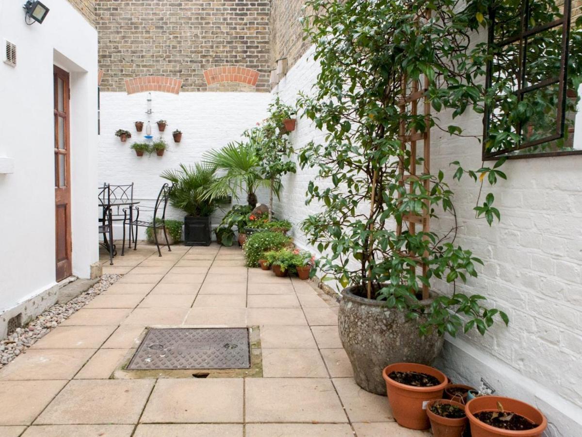 Pass The Keys Garden Apartment In Stockwell London Exterior foto