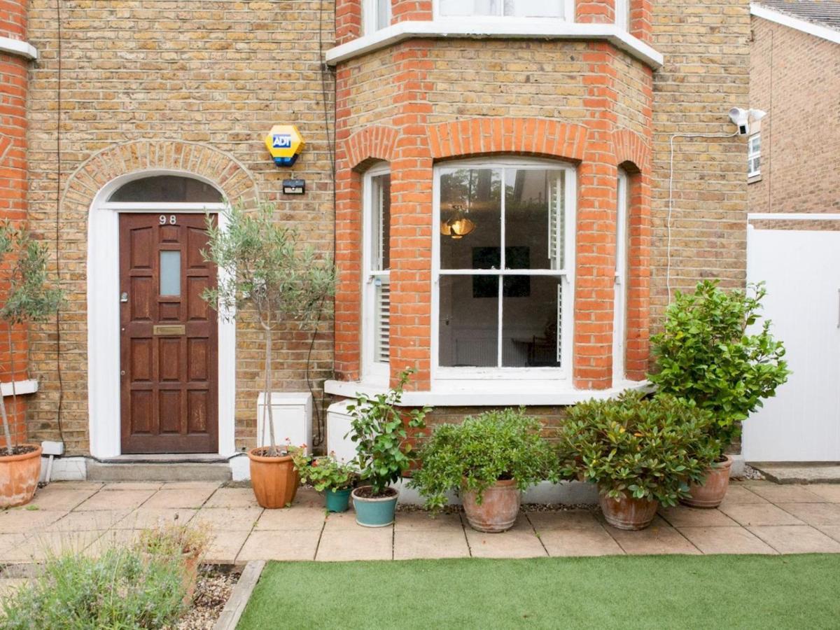 Pass The Keys Garden Apartment In Stockwell London Exterior foto